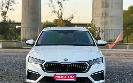 Skoda Octavia IV, 2022 год, 2 350 000 рублей, 2 фотография