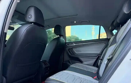 Volkswagen Tiguan II, 2022 год, 2 690 000 рублей, 8 фотография
