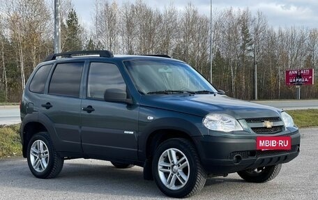 Chevrolet Niva I рестайлинг, 2012 год, 567 000 рублей, 21 фотография
