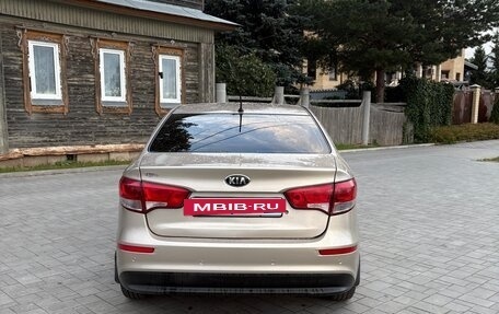 KIA Rio III рестайлинг, 2015 год, 800 000 рублей, 4 фотография