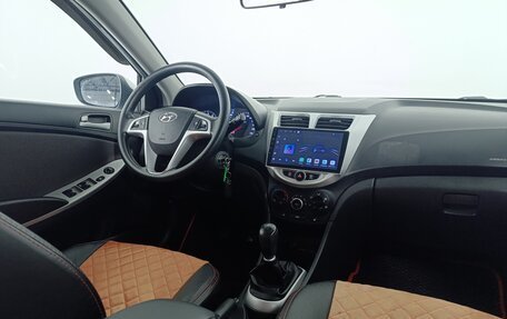 Hyundai Solaris II рестайлинг, 2011 год, 650 000 рублей, 11 фотография