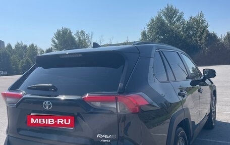 Toyota RAV4, 2024 год, 3 699 000 рублей, 9 фотография