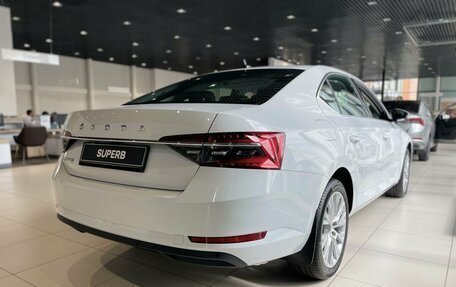 Skoda Superb III рестайлинг, 2025 год, 3 900 000 рублей, 5 фотография