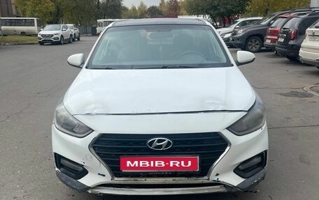 Hyundai Solaris II рестайлинг, 2018 год, 568 000 рублей, 1 фотография