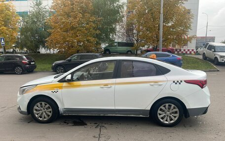 Hyundai Solaris II рестайлинг, 2018 год, 568 000 рублей, 3 фотография