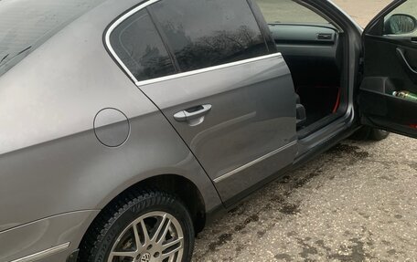 Volkswagen Passat B6, 2007 год, 650 000 рублей, 2 фотография