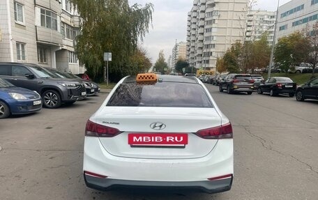 Hyundai Solaris II рестайлинг, 2018 год, 568 000 рублей, 2 фотография