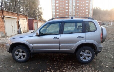 Chevrolet Niva I рестайлинг, 2015 год, 670 000 рублей, 5 фотография