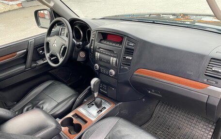 Mitsubishi Pajero IV, 2006 год, 1 550 000 рублей, 32 фотография