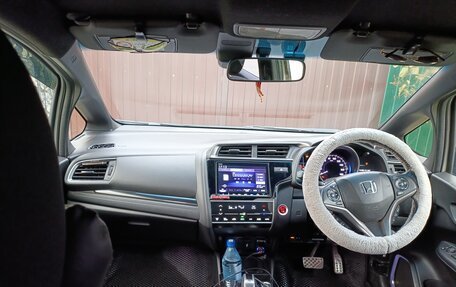 Honda Fit III, 2018 год, 1 340 000 рублей, 7 фотография