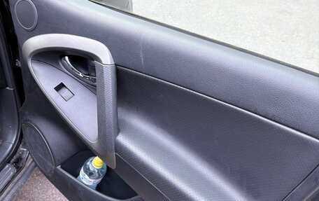 Toyota RAV4, 2011 год, 1 450 000 рублей, 24 фотография