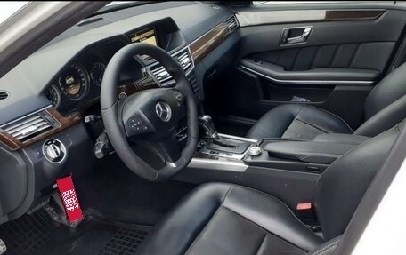Mercedes-Benz E-Класс, 2011 год, 1 490 000 рублей, 2 фотография