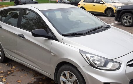 Hyundai Solaris II рестайлинг, 2013 год, 760 000 рублей, 2 фотография