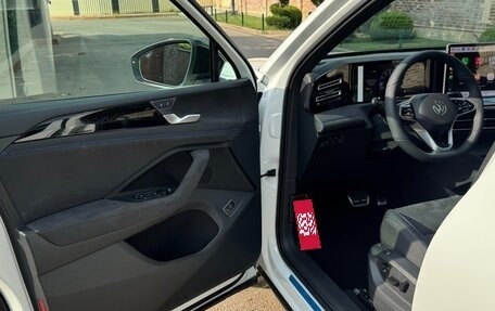 Volkswagen Tiguan, 2025 год, 4 440 000 рублей, 24 фотография