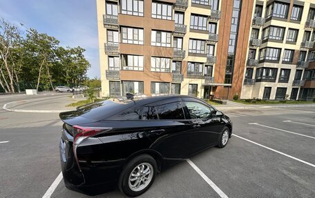 Toyota Prius IV XW50, 2016 год, 1 680 000 рублей, 4 фотография