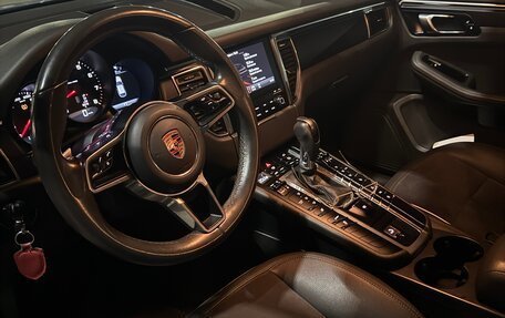 Porsche Macan I рестайлинг, 2017 год, 3 500 000 рублей, 6 фотография