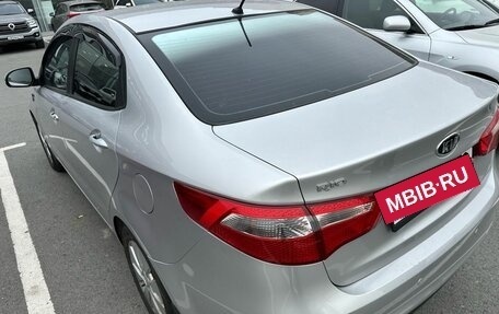 KIA Rio III рестайлинг, 2014 год, 880 000 рублей, 2 фотография
