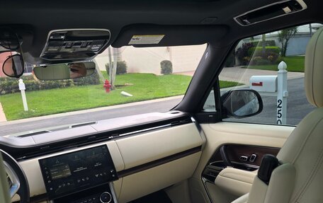Land Rover Range Rover IV рестайлинг, 2023 год, 11 900 000 рублей, 5 фотография