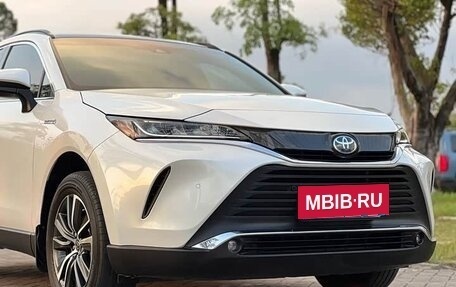 Toyota Harrier, 2022 год, 3 090 000 рублей, 4 фотография