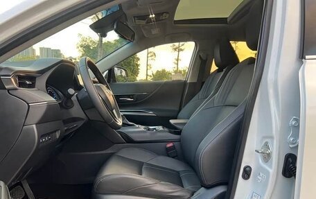 Toyota Harrier, 2022 год, 3 090 000 рублей, 13 фотография