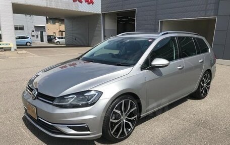 Volkswagen Golf VII, 2018 год, 950 999 рублей, 3 фотография
