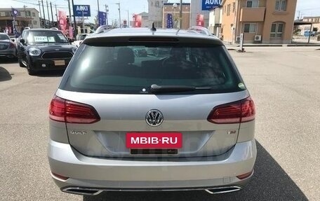Volkswagen Golf VII, 2018 год, 950 999 рублей, 5 фотография