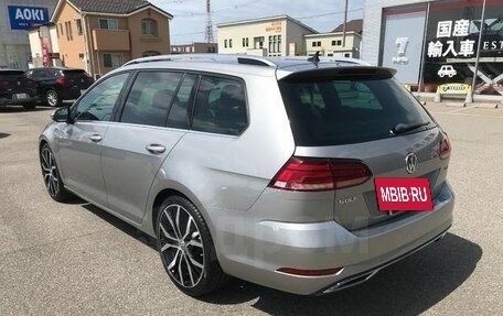 Volkswagen Golf VII, 2018 год, 950 999 рублей, 6 фотография