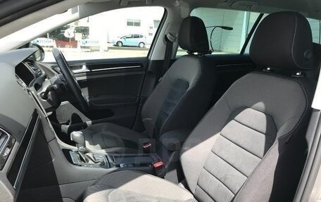 Volkswagen Golf VII, 2018 год, 950 999 рублей, 11 фотография