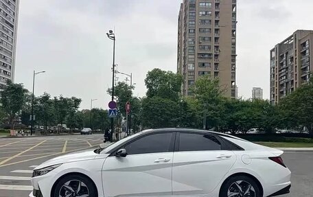 Hyundai Elantra, 2022 год, 1 250 000 рублей, 5 фотография