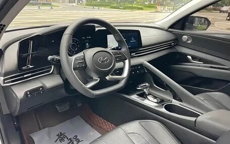 Hyundai Elantra, 2022 год, 1 250 000 рублей, 13 фотография