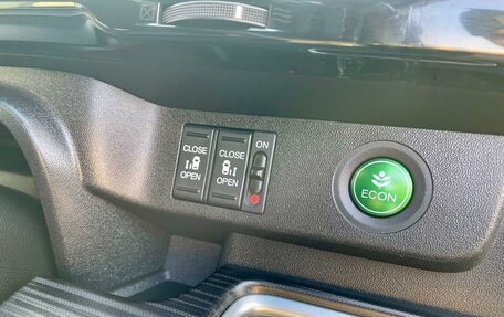 Honda Stepwgn IV, 2015 год, 1 849 000 рублей, 16 фотография