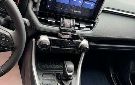 Toyota RAV4, 2021 год, 2 850 000 рублей, 14 фотография