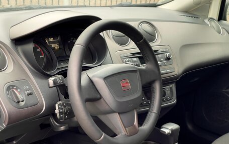 SEAT Ibiza IV рестайлинг 2, 2013 год, 929 000 рублей, 8 фотография