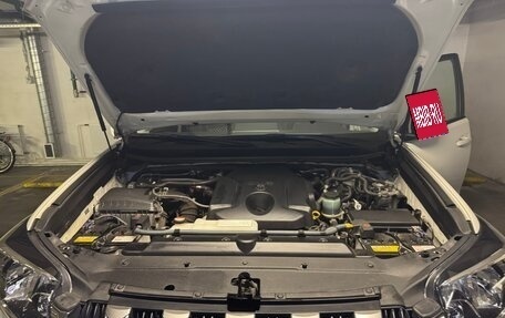 Toyota Land Cruiser Prado 150 рестайлинг 2, 2016 год, 5 800 000 рублей, 5 фотография