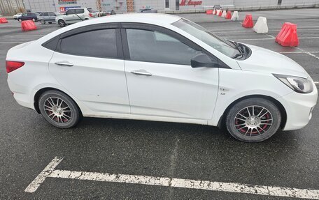 Hyundai Solaris II рестайлинг, 2012 год, 655 000 рублей, 12 фотография