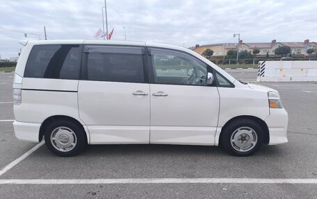 Toyota Voxy II, 2004 год, 720 000 рублей, 5 фотография