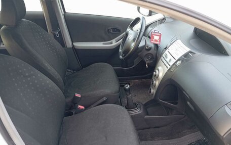 Toyota Yaris III рестайлинг, 2008 год, 450 000 рублей, 14 фотография