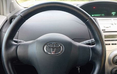 Toyota Yaris III рестайлинг, 2008 год, 450 000 рублей, 12 фотография