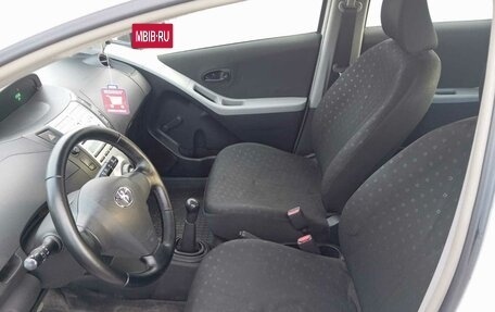 Toyota Yaris III рестайлинг, 2008 год, 450 000 рублей, 9 фотография