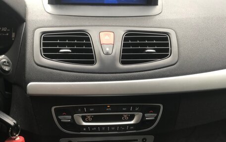 Renault Fluence I, 2010 год, 900 000 рублей, 11 фотография