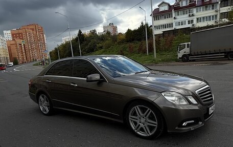 Mercedes-Benz E-Класс, 2010 год, 1 200 000 рублей, 2 фотография