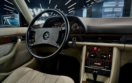 Mercedes-Benz S-Класс, 1984 год, 3 500 000 рублей, 22 фотография