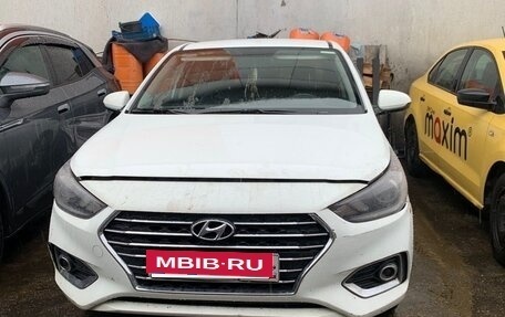 Hyundai Solaris II рестайлинг, 2017 год, 700 000 рублей, 3 фотография