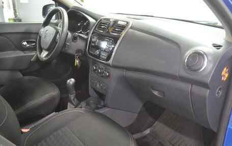 Renault Logan II, 2016 год, 650 000 рублей, 9 фотография