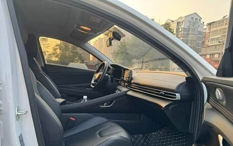 Hyundai Elantra, 2025 год, 1 950 000 рублей, 13 фотография