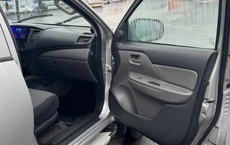 Mitsubishi L200 IV рестайлинг, 2015 год, 1 280 000 рублей, 7 фотография