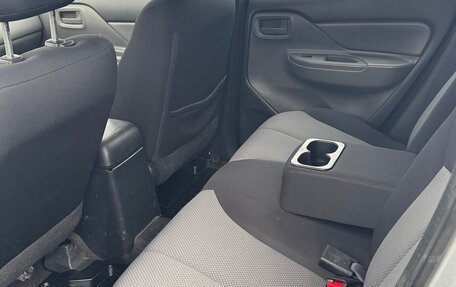 Mitsubishi L200 IV рестайлинг, 2015 год, 1 280 000 рублей, 6 фотография