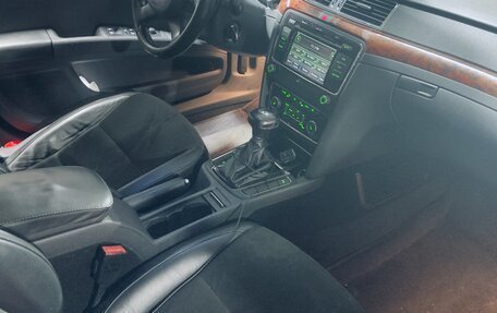 Skoda Superb III рестайлинг, 2012 год, 790 000 рублей, 2 фотография