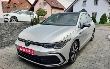 Volkswagen Golf VIII, 2022 год, 2 520 000 рублей, 1 фотография