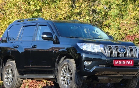 Toyota Land Cruiser Prado 150 рестайлинг 2, 2022 год, 5 800 000 рублей, 1 фотография